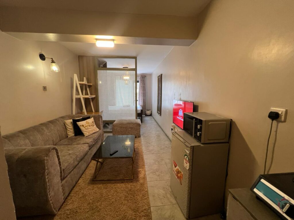 Spacious Studio Apartment | Warm Lighting | Rooftop Chill Spot | Lift & Parking
